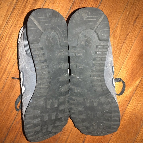 new balance shoes - Picture 4 of 5